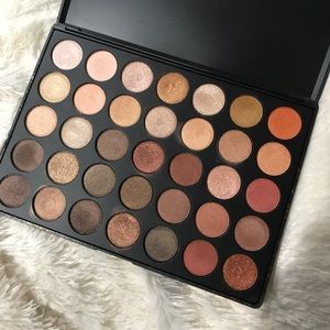 MORPHE 35OS EYESHADOW PALETTE GREAT CONDITION